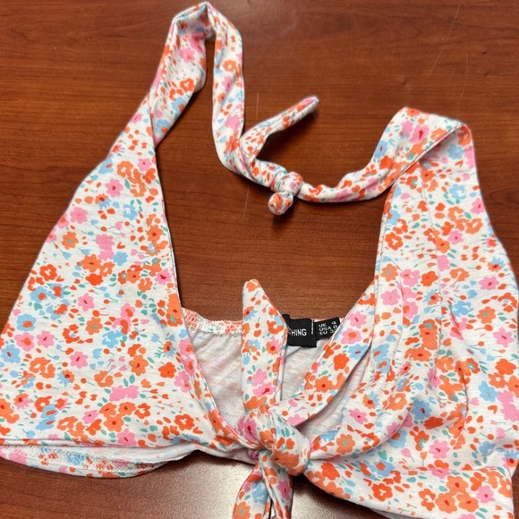Prettylittlething halter top size 0 // 072414 - Picture 1 of 2